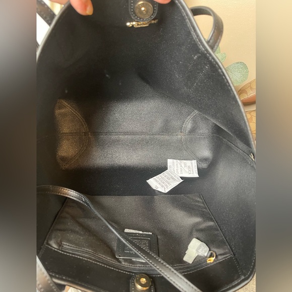 $229 COACH City Tote In Signature Canvas - Picture 7 of 7